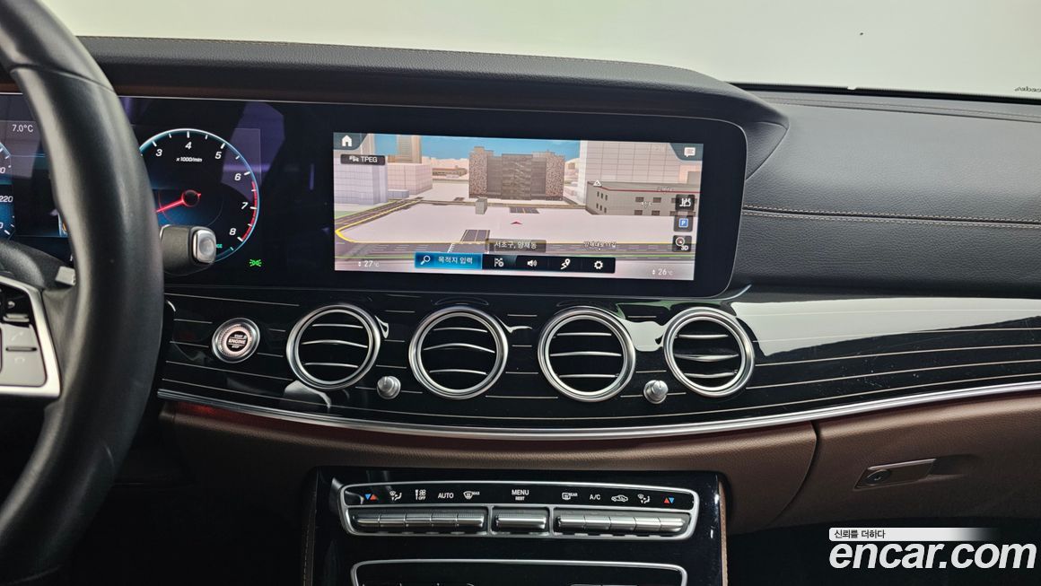 Mercedes-Benz E-Class 2021