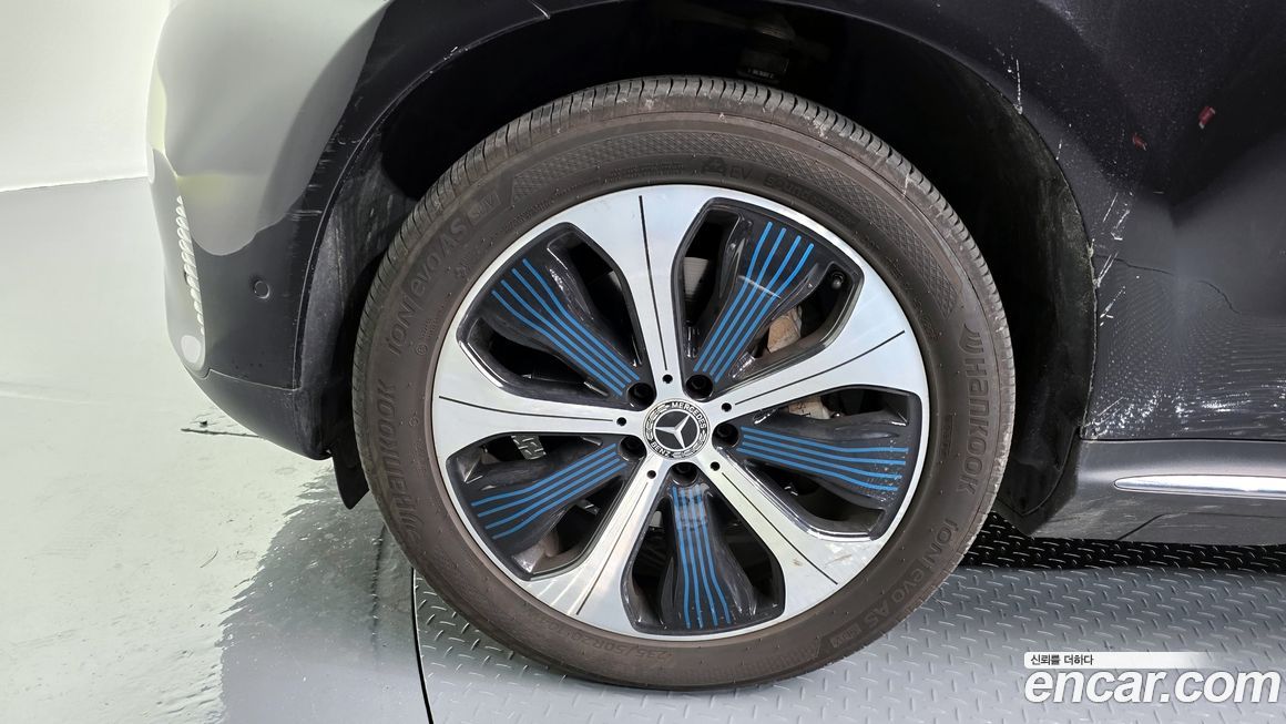 Mercedes-Benz EQC 2020