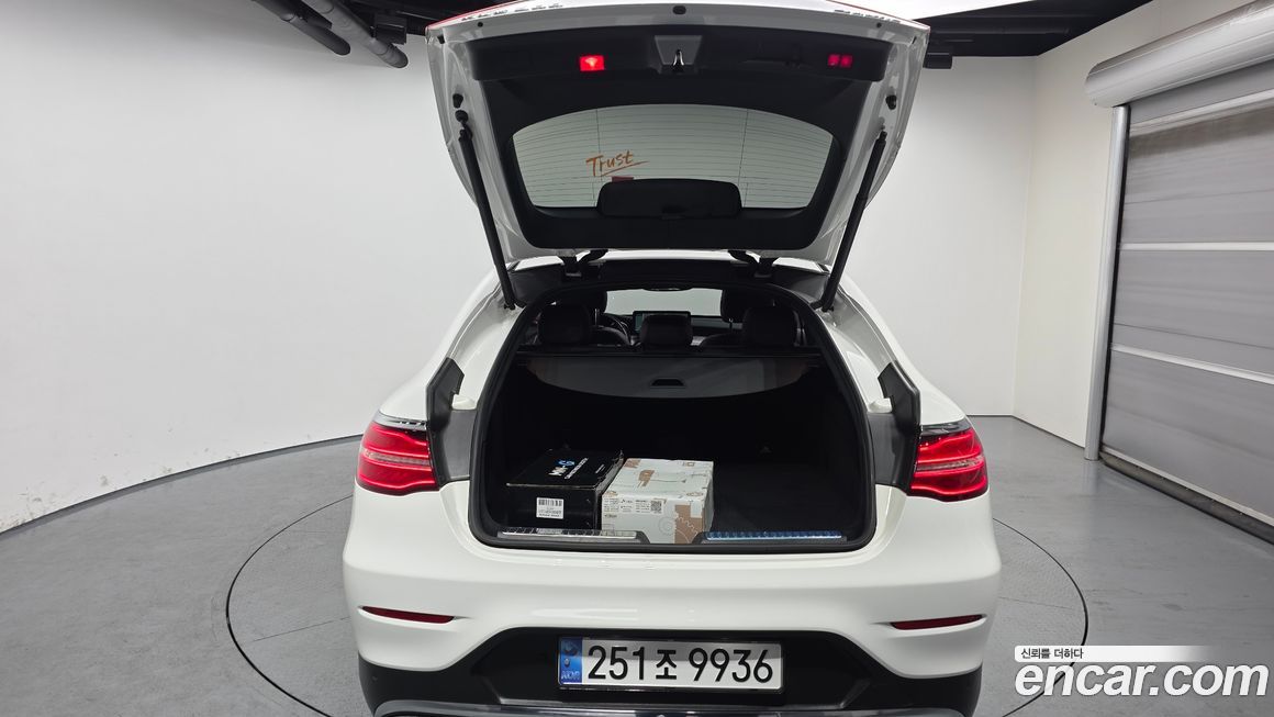 Mercedes-Benz GLC-Class 2019