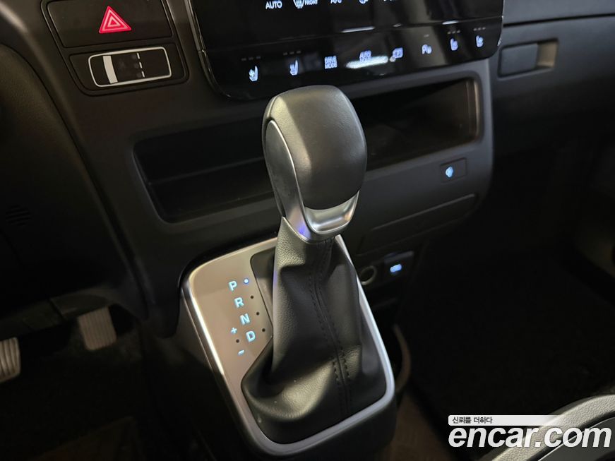 Hyundai Staria 2025