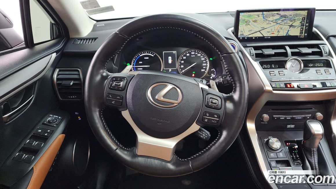 Lexus NX 2020