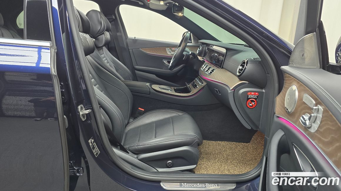 Mercedes-Benz E-Class 2022