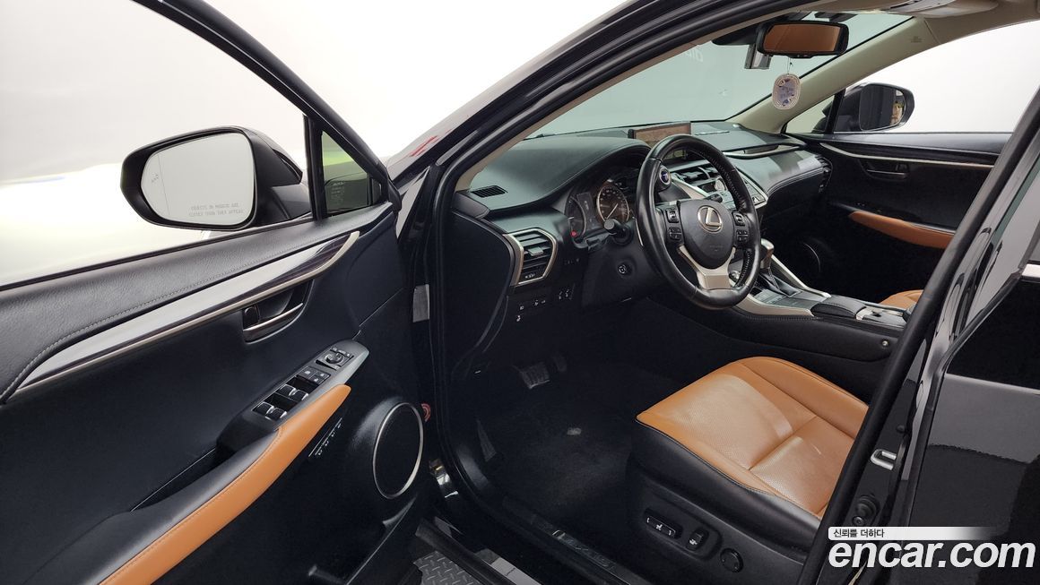 Lexus NX 2020