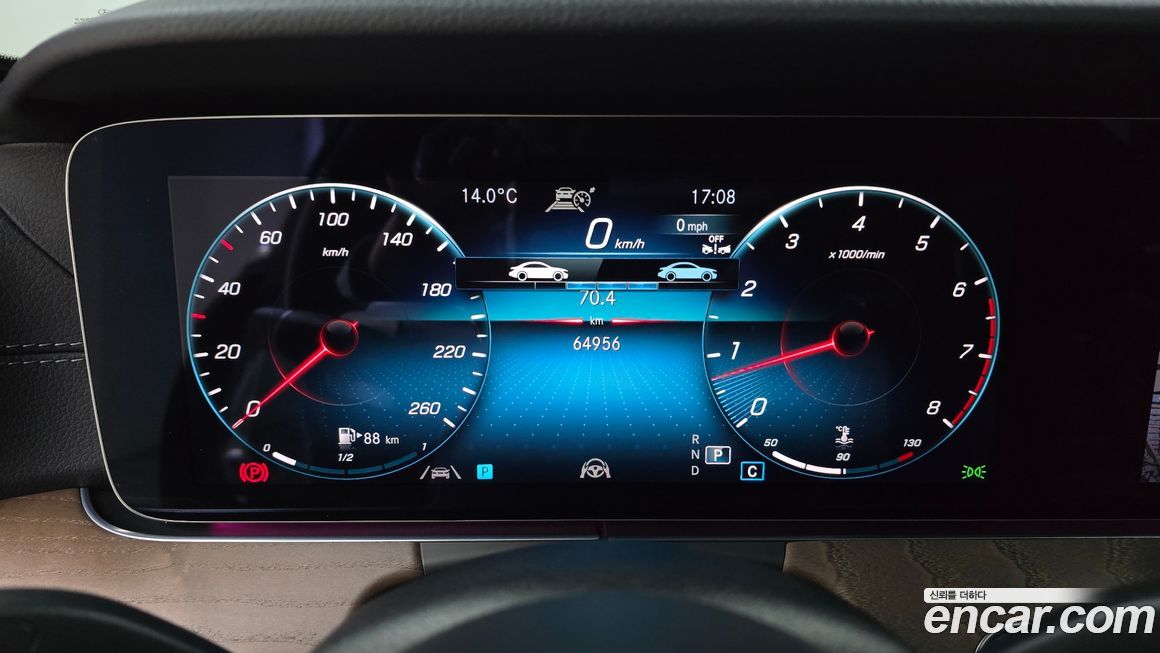 Mercedes-Benz E-Class 2022