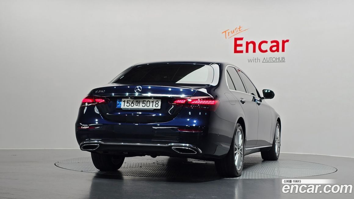 Mercedes-Benz E-Class 2022