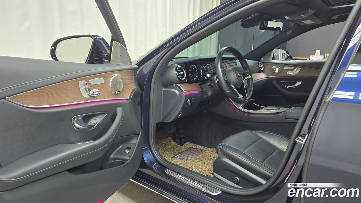 Mercedes-Benz E-Class 2022
