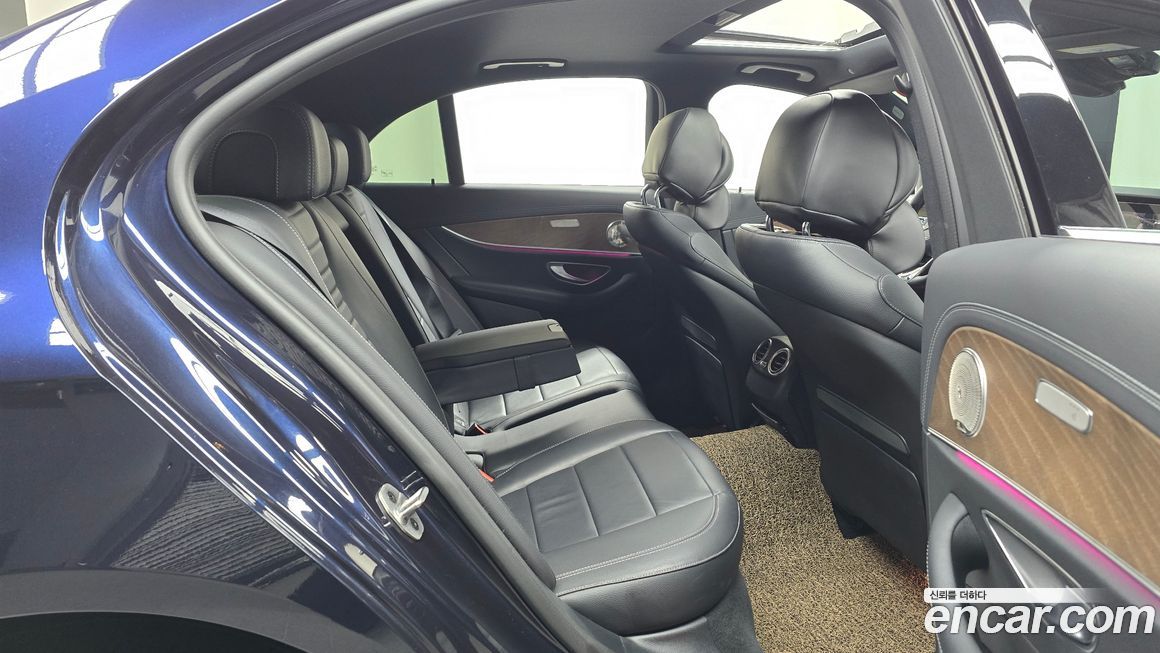 Mercedes-Benz E-Class 2022
