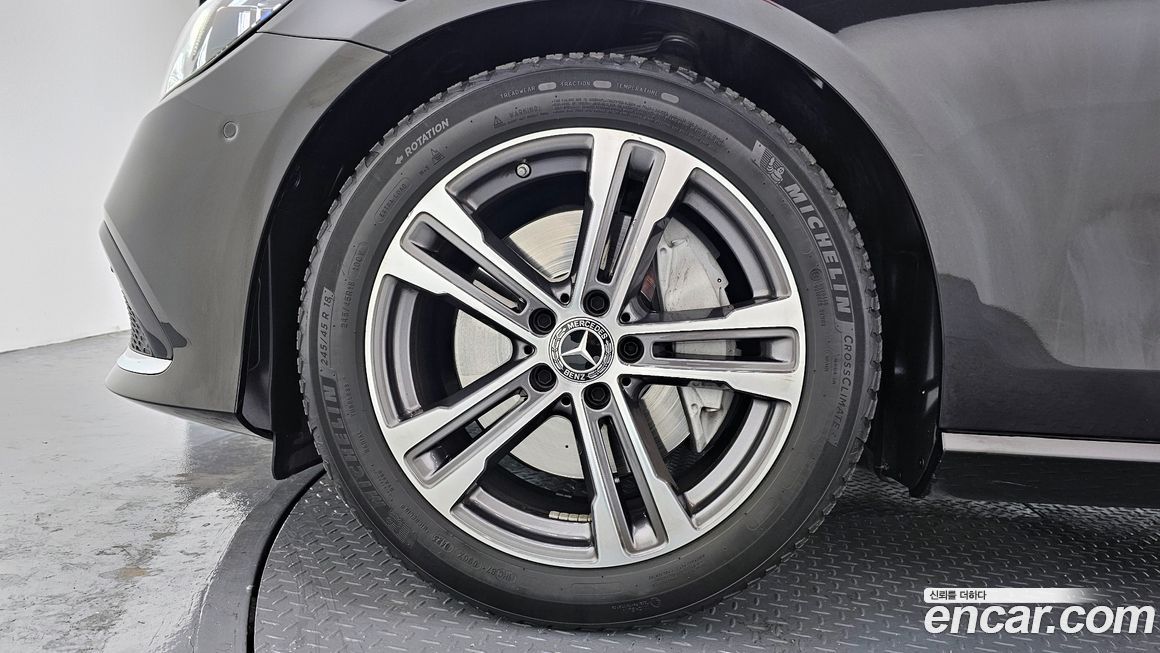 Mercedes-Benz E-Class 2021