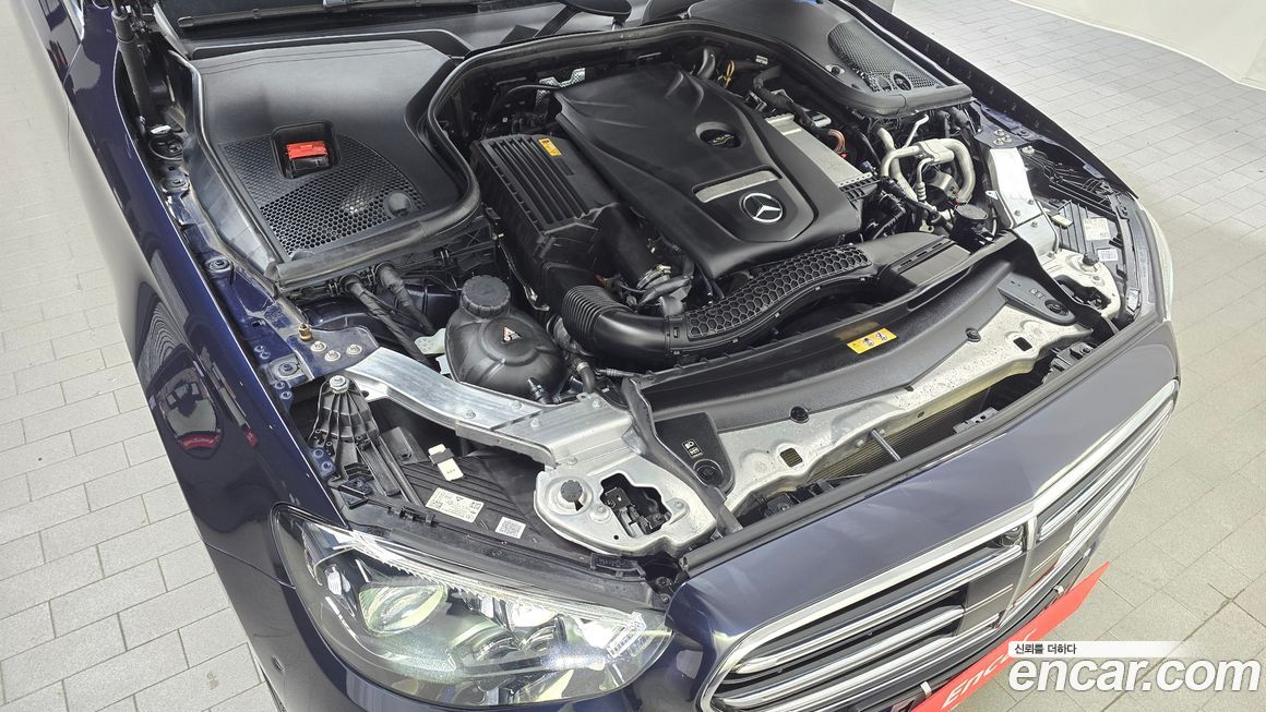 Mercedes-Benz E-Class 2022