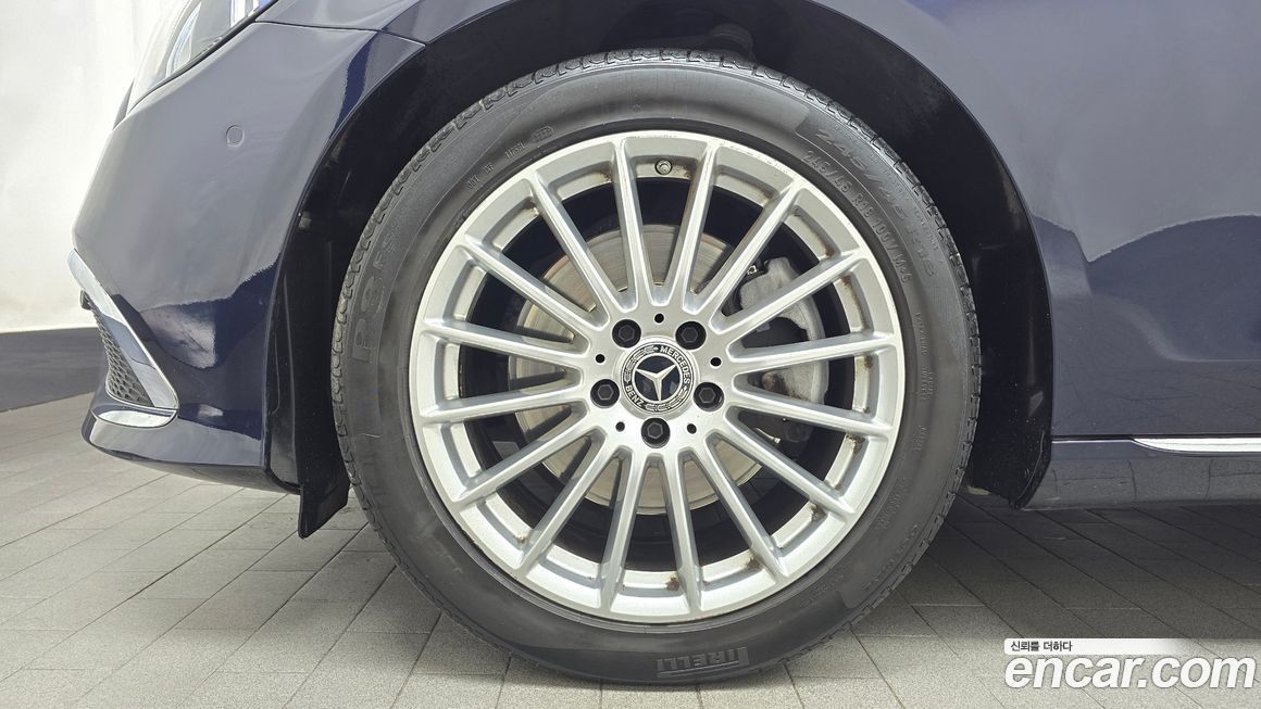 Mercedes-Benz E-Class 2022