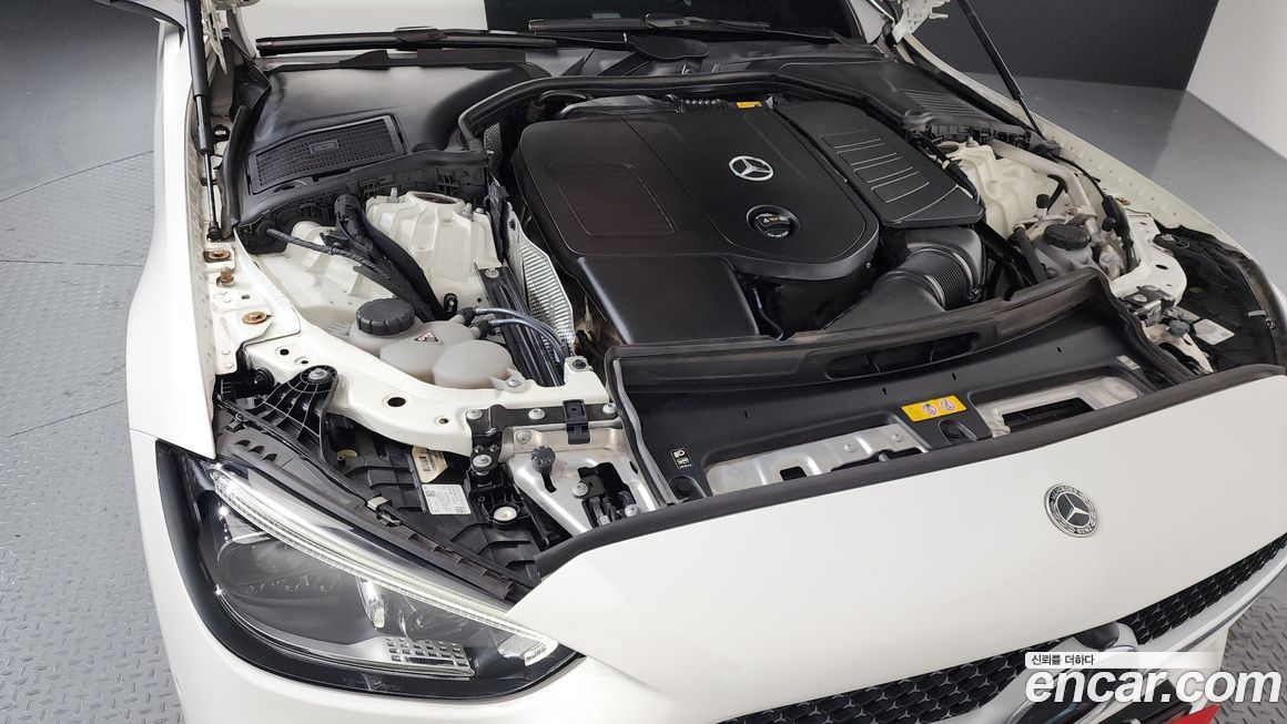 Mercedes-Benz C-Class 2022