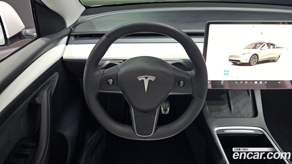 Tesla Model Y 2024