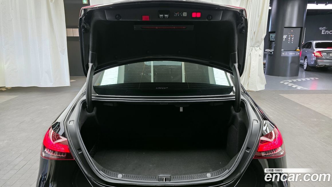 Mercedes-Benz E-Class 2023