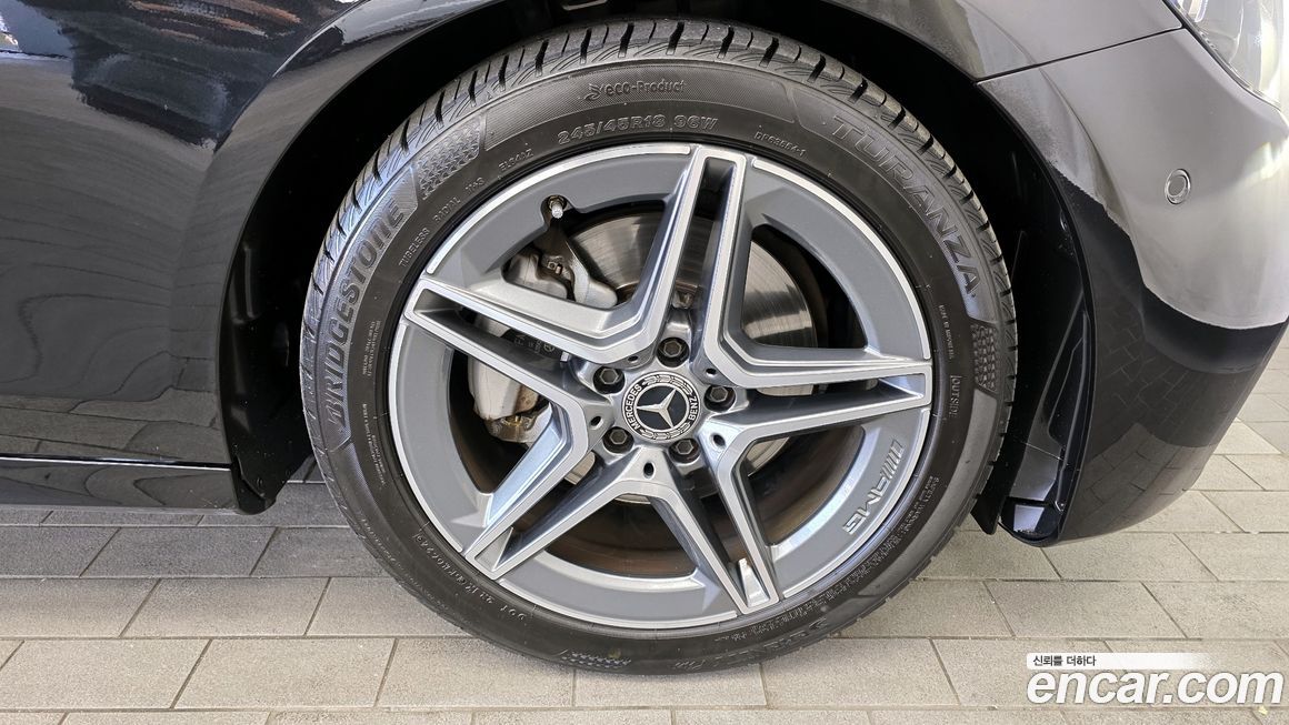 Mercedes-Benz E-Class 2023