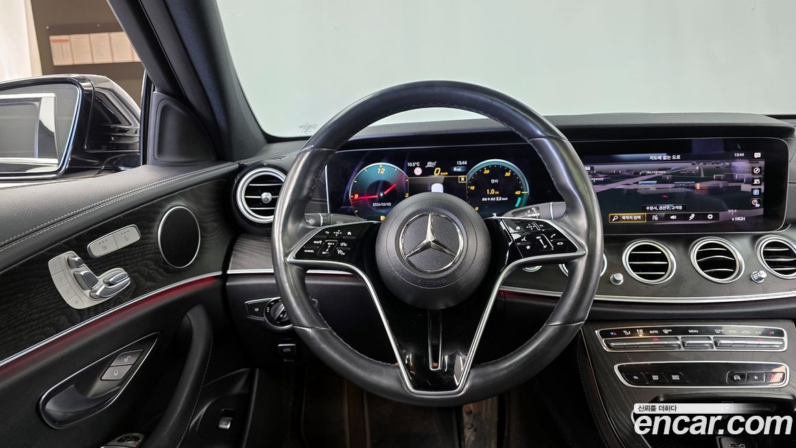 Mercedes-Benz E-Class 2023