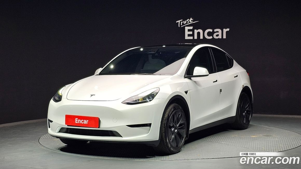 Tesla Model Y 2024