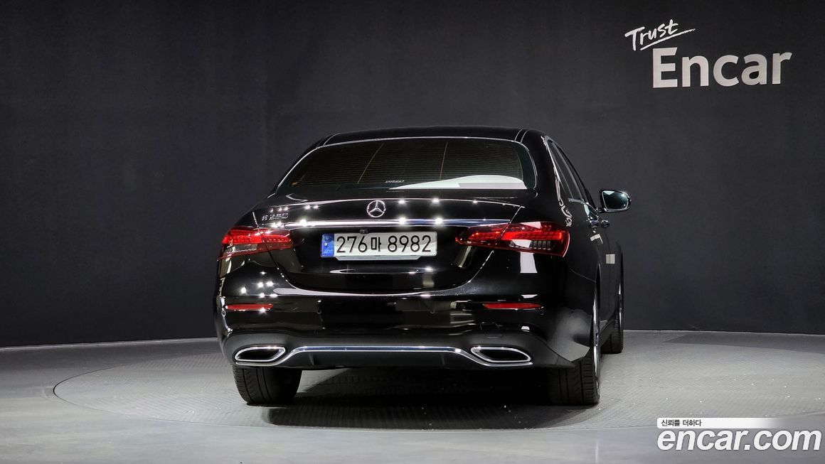 Mercedes-Benz E-Class 2023