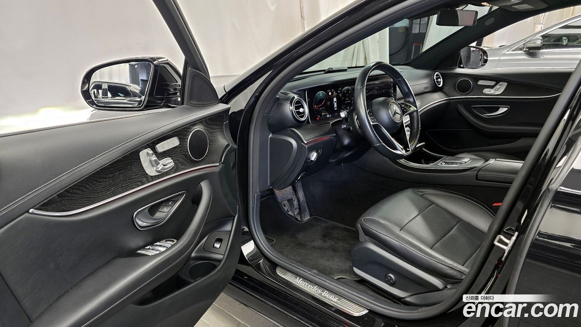 Mercedes-Benz E-Class 2023