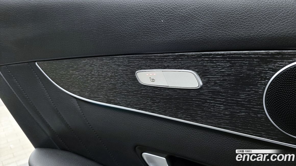 Mercedes-Benz GLC-Class 2021