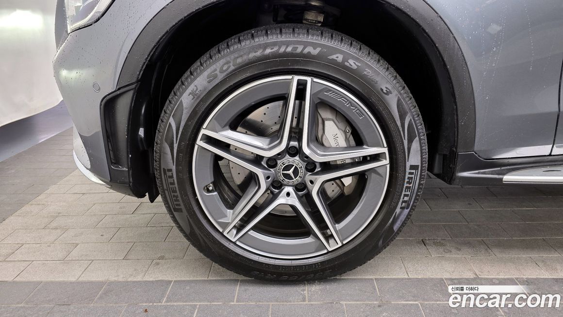 Mercedes-Benz GLC-Class 2021