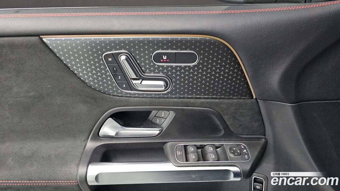 Mercedes-Benz GLB-Class 2024