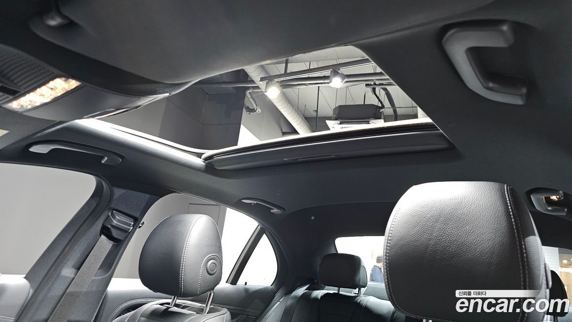 Mercedes-Benz E-Class 2022