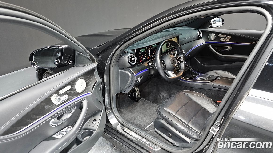 Mercedes-Benz E-Class 2022
