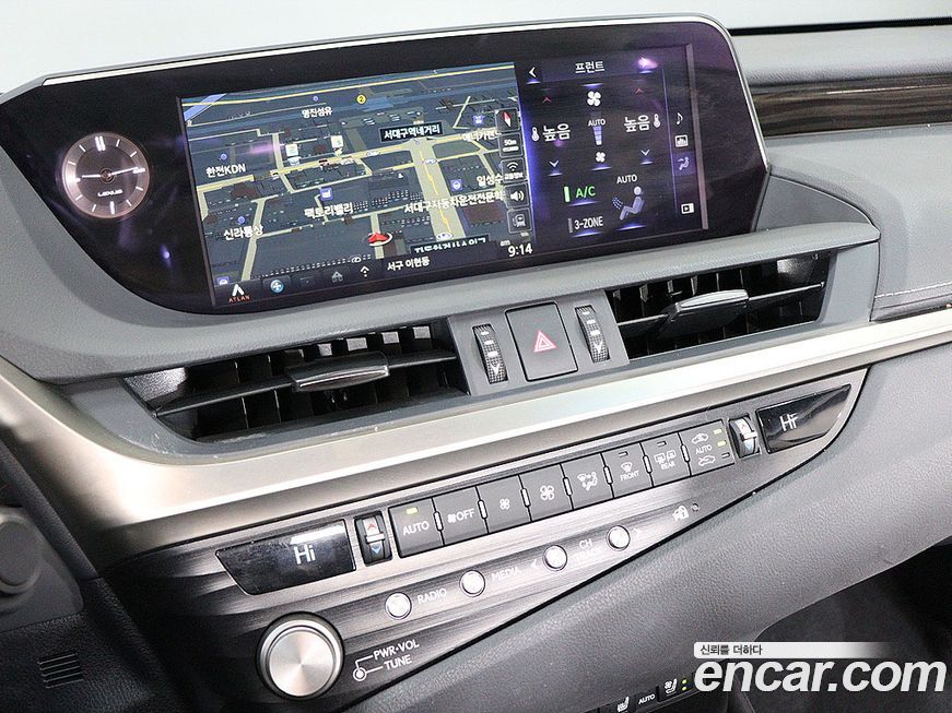 Lexus ES 2021