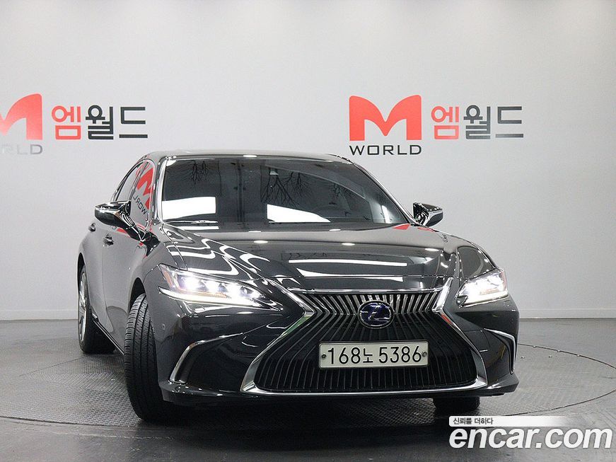 Lexus ES 2021