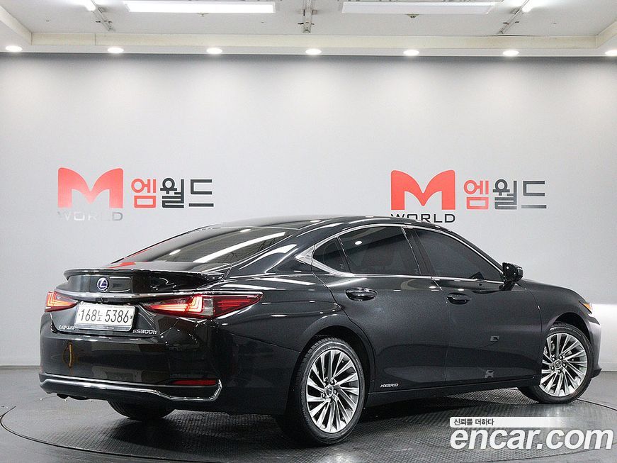 Lexus ES 2021