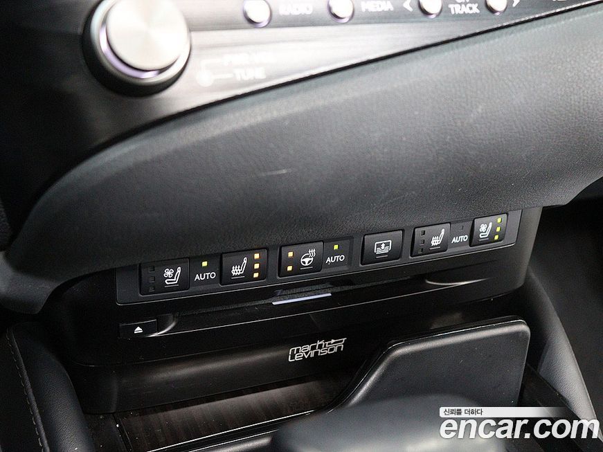 Lexus ES 2021