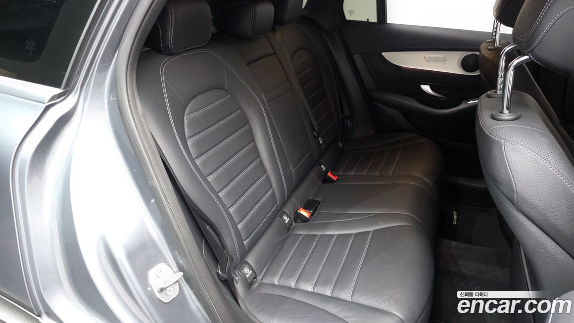 Mercedes-Benz GLC-Class 2021