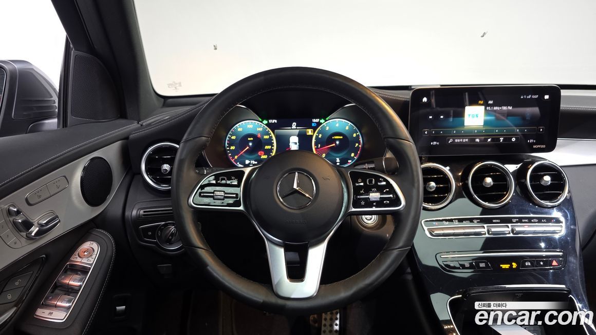 Mercedes-Benz GLC-Class 2021