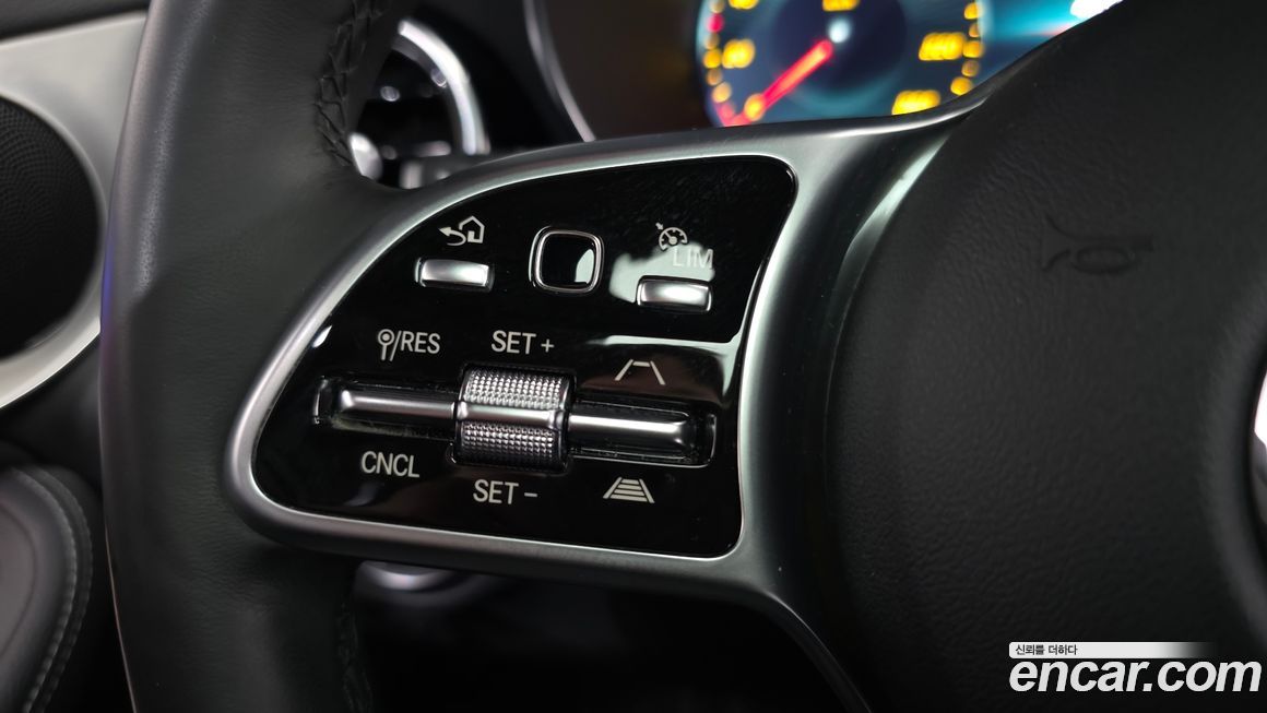 Mercedes-Benz GLC-Class 2021