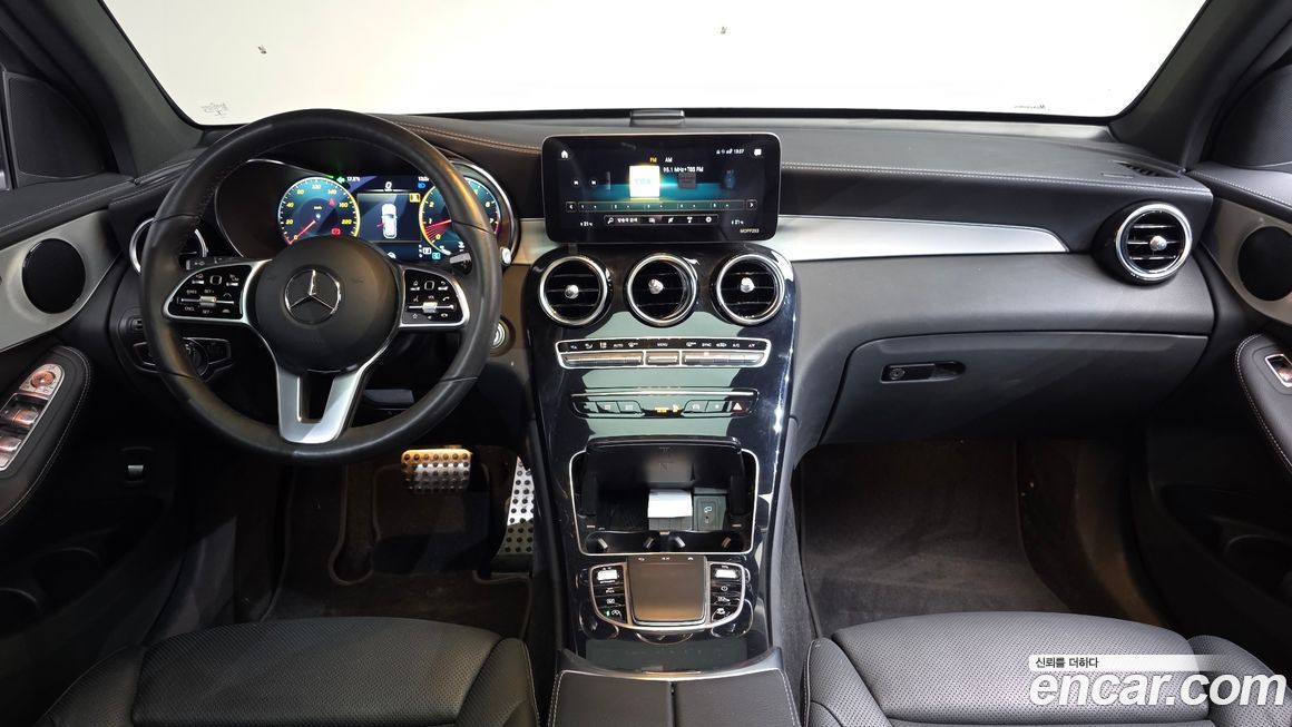 Mercedes-Benz GLC-Class 2021