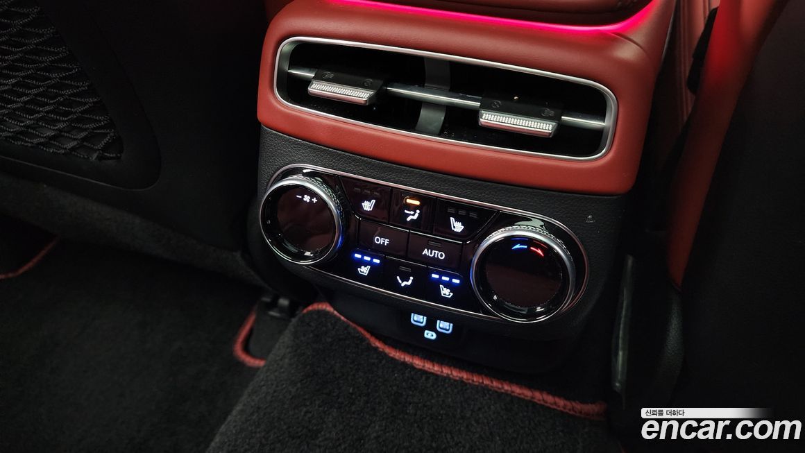 Genesis GV70 2024