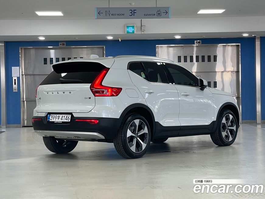 Volvo XC40 2025