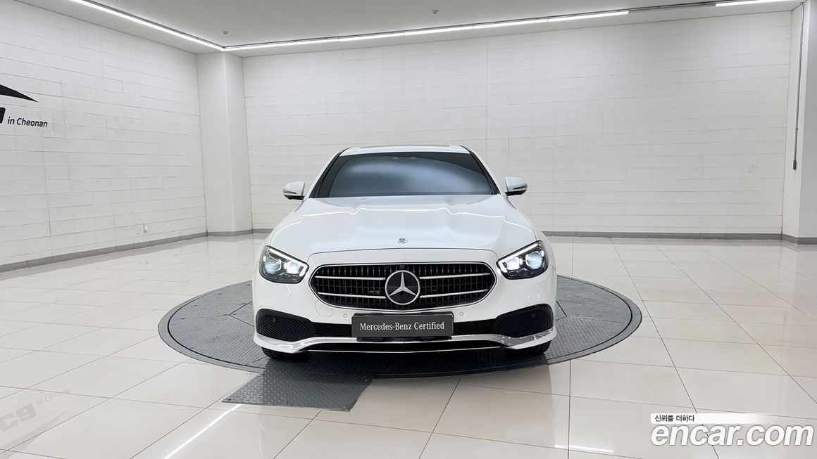 Mercedes-Benz E-Class 2022