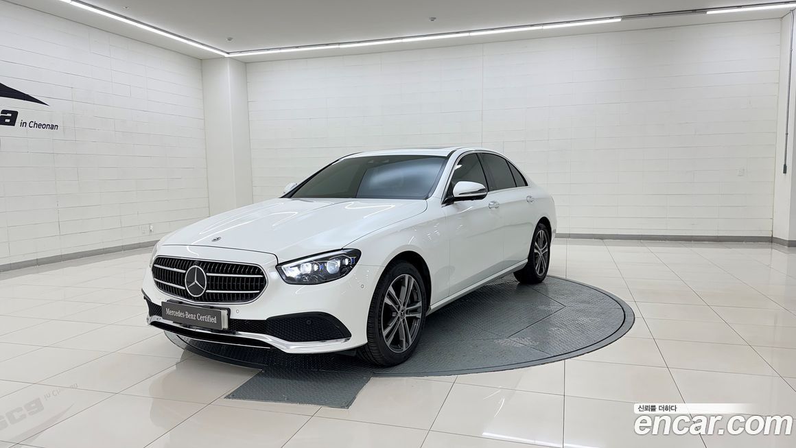 Mercedes-Benz E-Class 2022