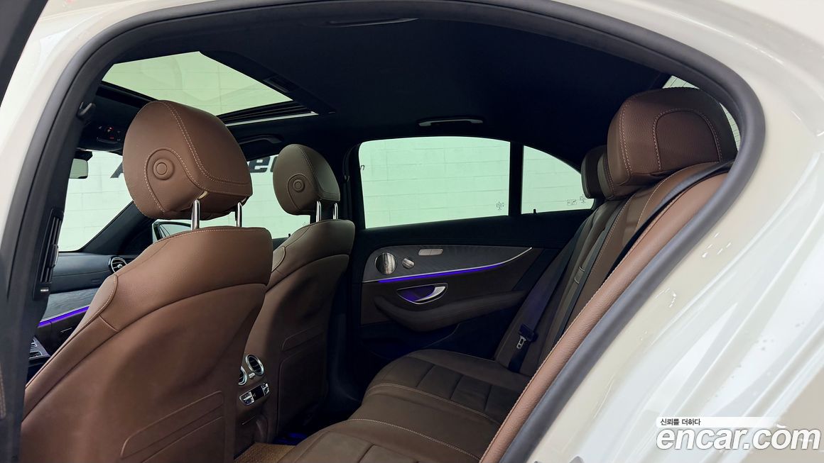 Mercedes-Benz E-Class 2022