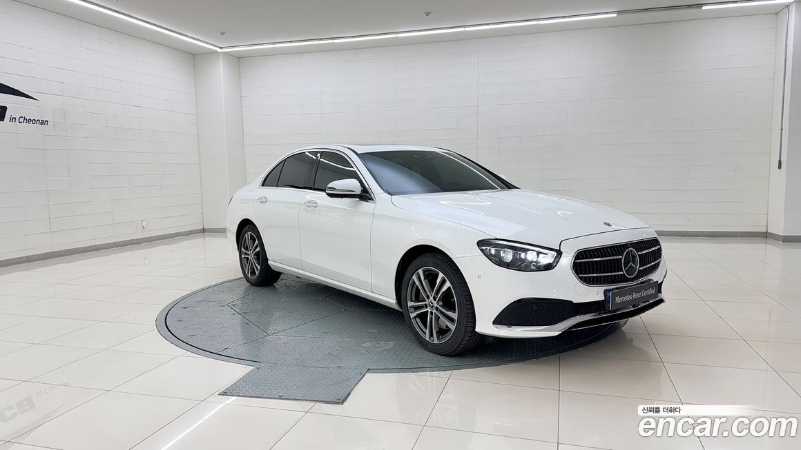 Mercedes-Benz E-Class 2022