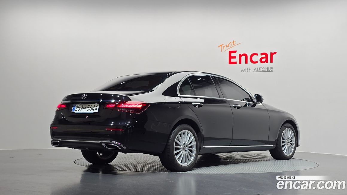 Mercedes-Benz E-Class 2023