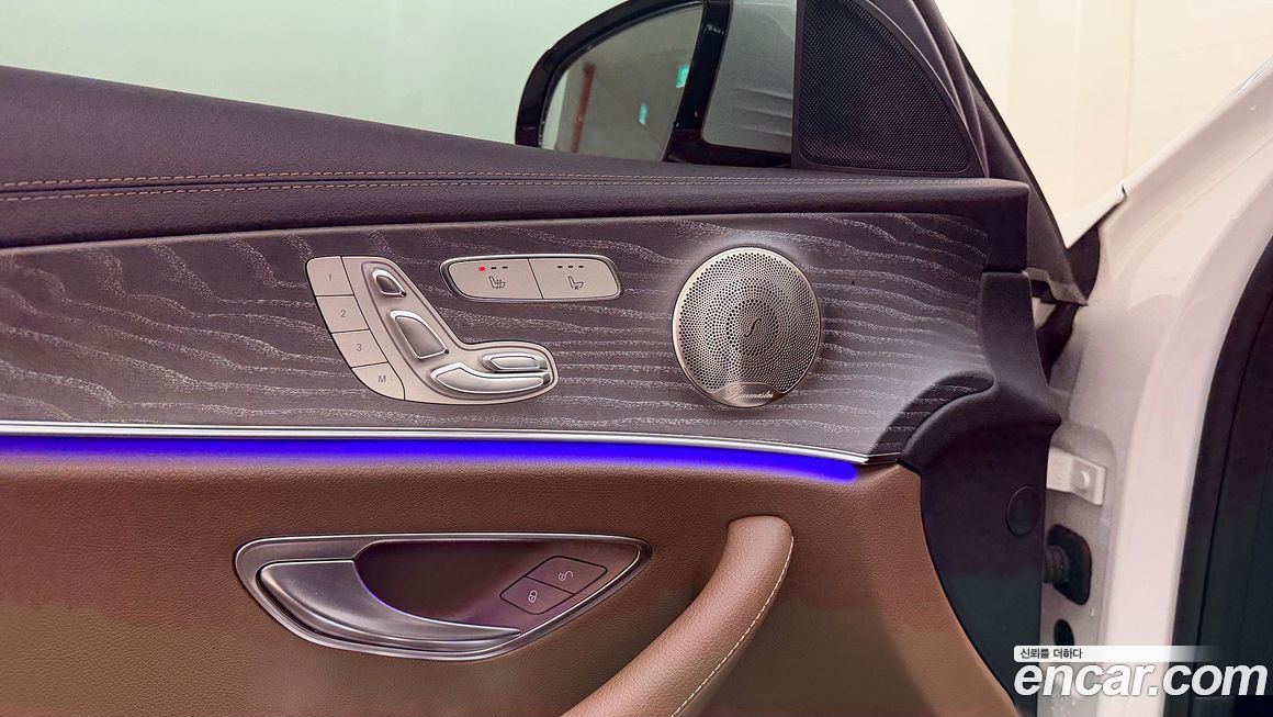 Mercedes-Benz E-Class 2022