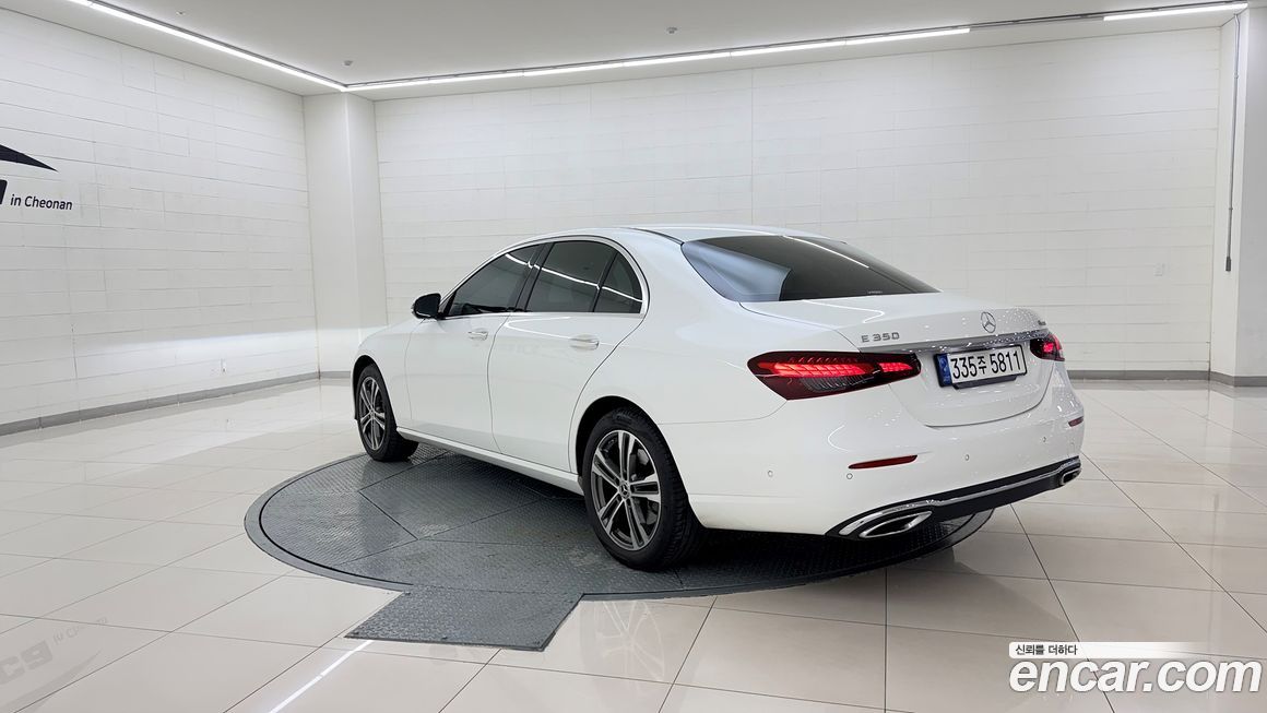 Mercedes-Benz E-Class 2022
