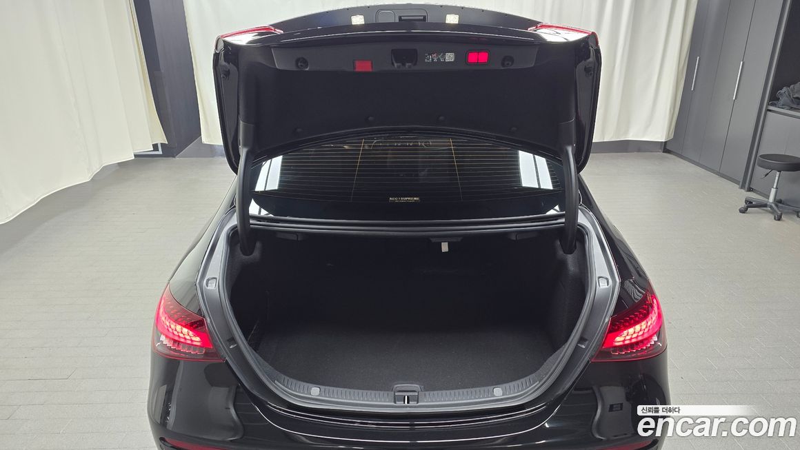 Mercedes-Benz E-Class 2023