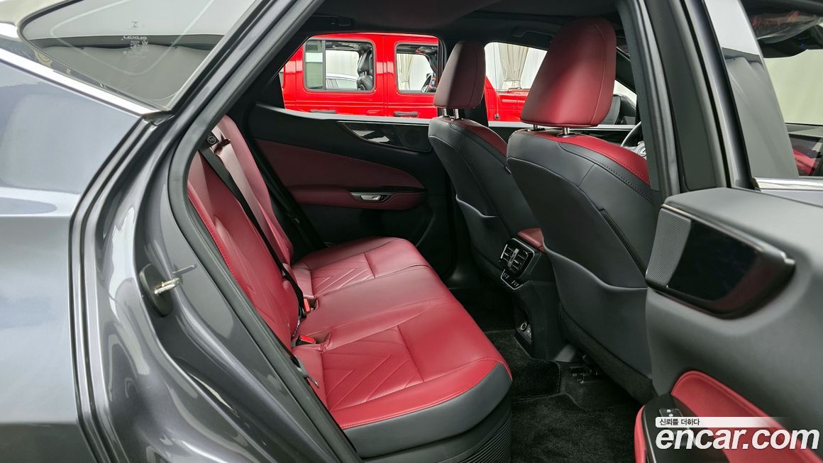 Lexus NX 2025