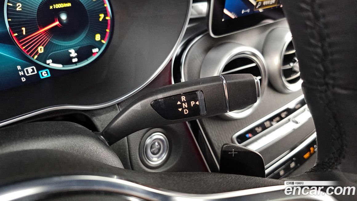 Mercedes-Benz GLC-Class 2023