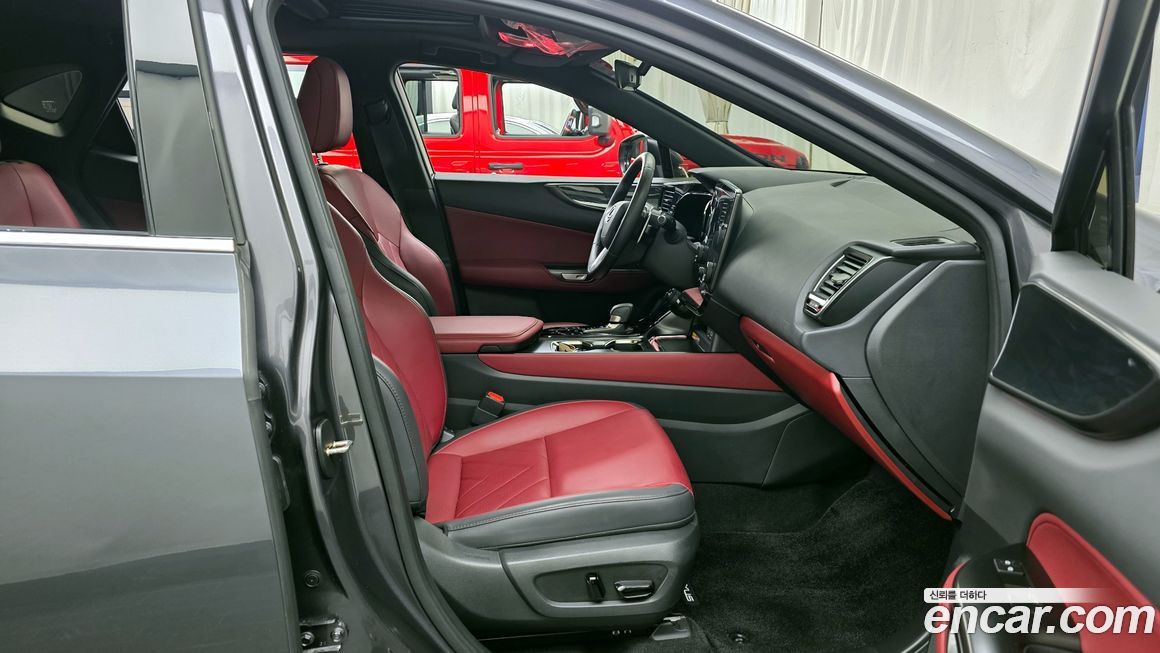 Lexus NX 2025
