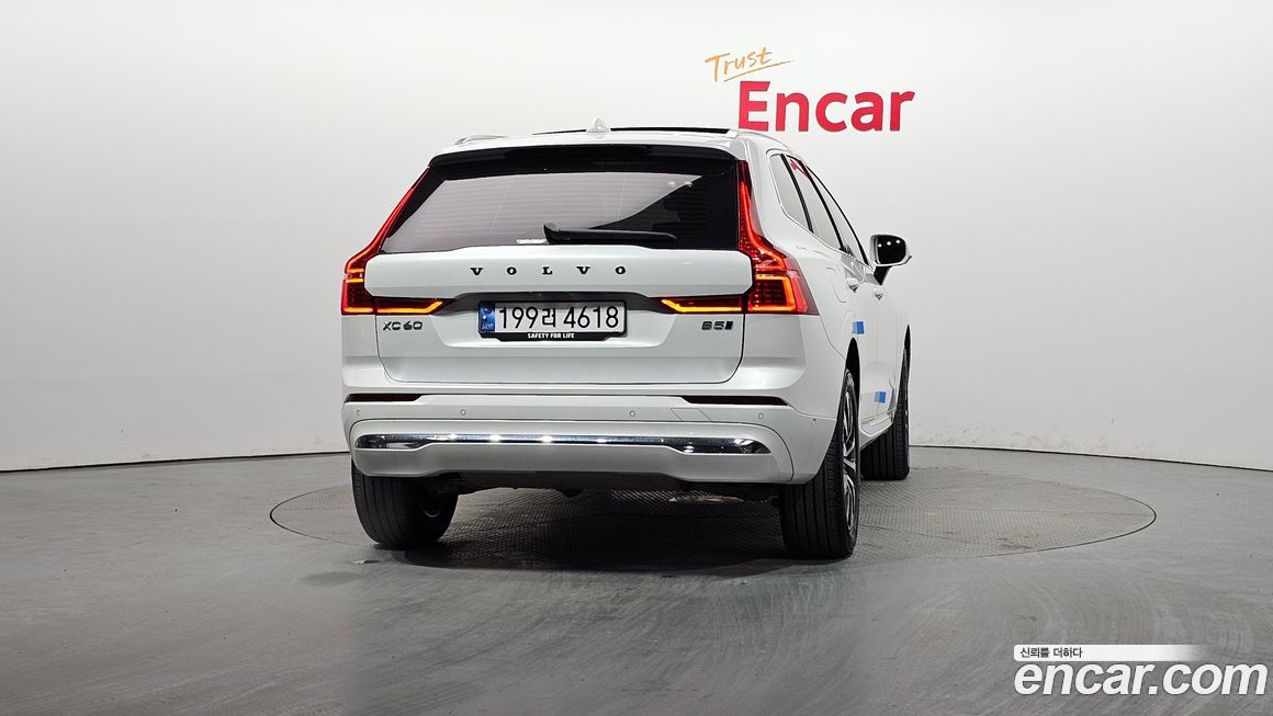 Volvo XC60 2025