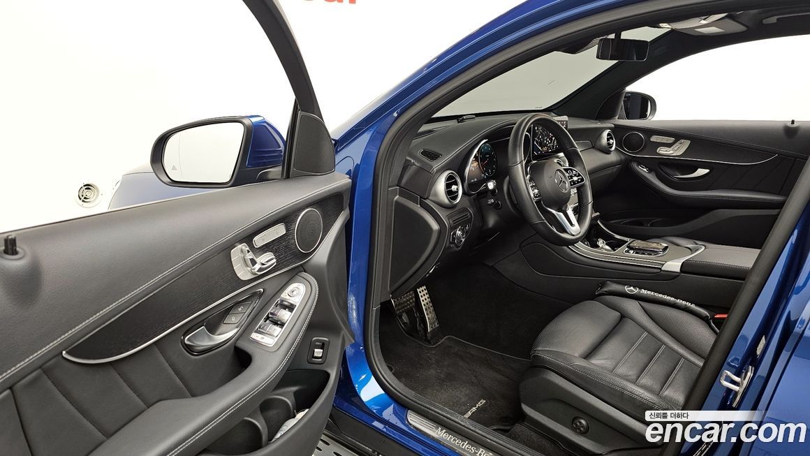 Mercedes-Benz GLC-Class 2023